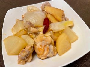 冷えや重だるさにお悩みの方向けに、手羽元と大根の照り煮を紹介した画像