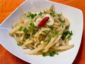 ジャガイモと玉ねぎのお酢でサッパリシャキシャキ炒め